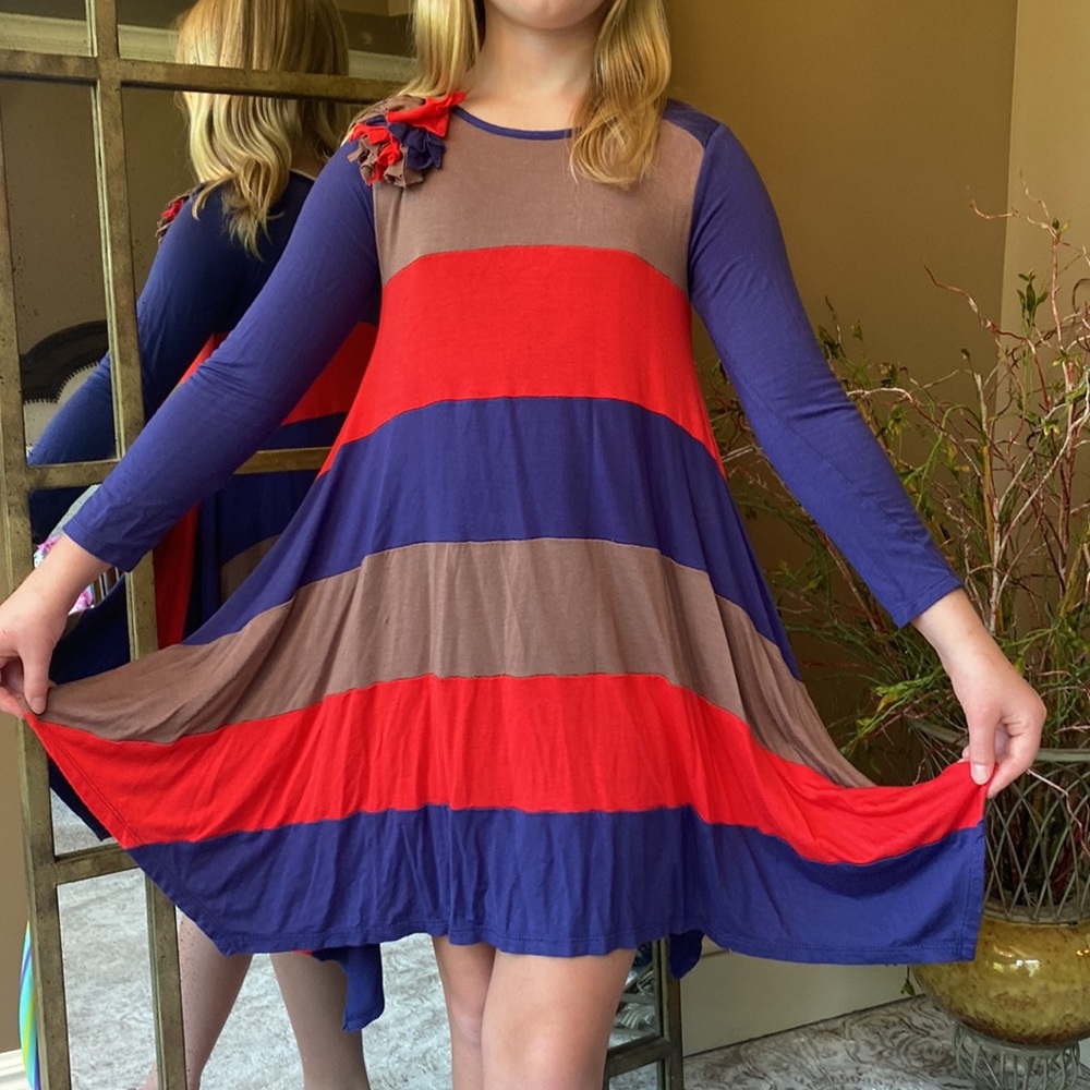Girls size 8 Isobella and Chloe dress.